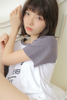 一点遮挡都没有的美女